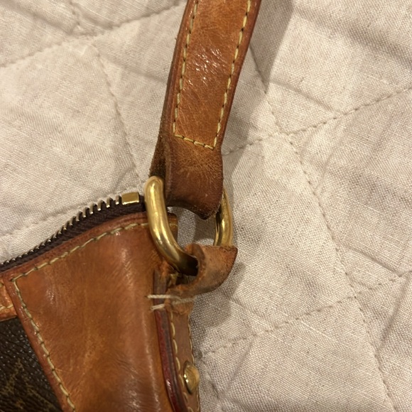 Louis Vuitton Odeon crossbody bag 100% authentic - Picture 11 of 11